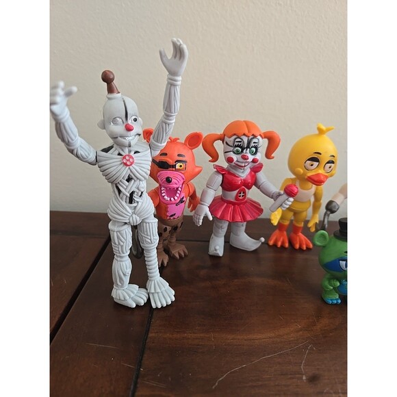 Five Nights At Freddy's FNAF Lot of 8 Figures 5" Set Unbranded - Picture 2 of 4